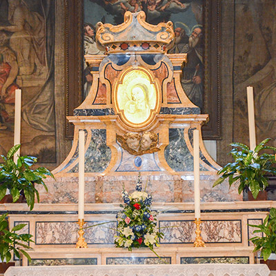 dettaglio dell'altare