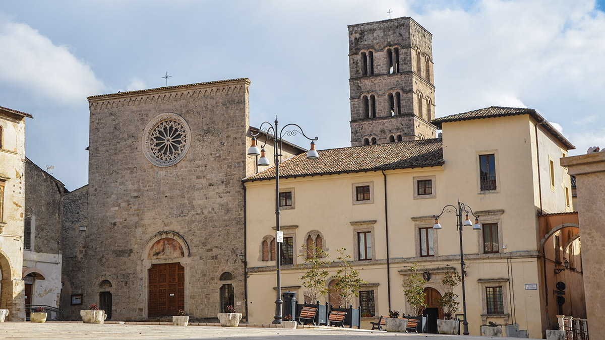 Cattedrale di Santa Maria del Popolo e Palazzo Vescovile